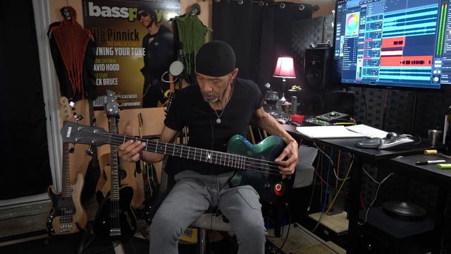 Studio 21 Chunk of the Day with dUg Pinnick: "The World Around Me" смотреть онлайн