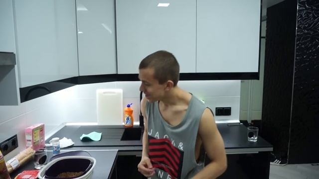 МОЯ КУРОЧКА, СЕКРЕТНЫЙ СОУС И ШРИ ЛАНКА! смотреть онлайн