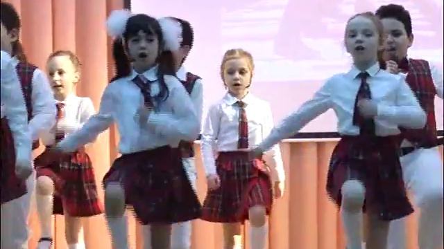 Школа эстрадного пения "Ветер перемен"-Раз-два! Левой! смотреть онлайн