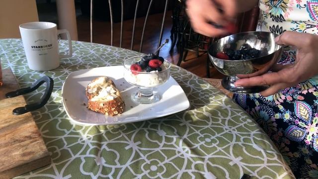 6 ПРОСТЫХ И БЫСТРЫХ ЗАВТРАКОВ НА ВСЕ СЛУЧАИ ЖИЗНИ. 6 QUICK BREAKFAST IDEAS. смотреть онлайн