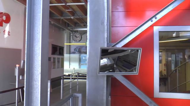 Mürrenbahn cableway ride смотреть онлайн
