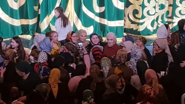 Большое фото народной любительницы Айдамирова Аймани Шамсудиновна мы поздравляем вас с Юбилеем 2021 смотреть онлайн