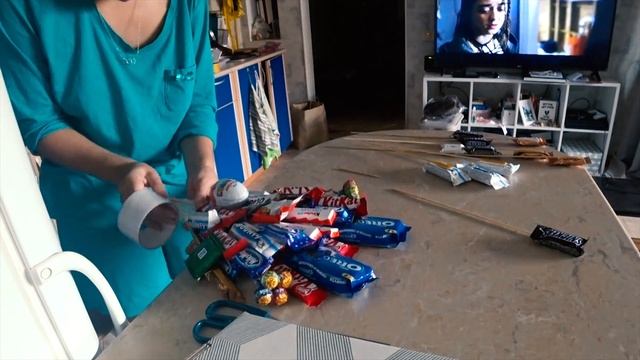 Букет из сладостей смотреть онлайн