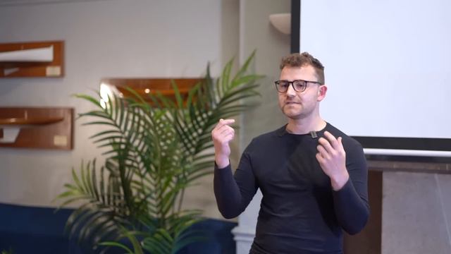 How you can avoid burnout and thrive in times of change | Chris Marshall | TEDxCowes смотреть онлайн
