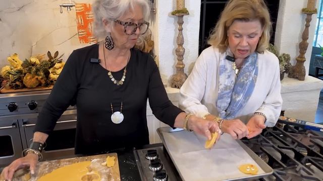 Love & Best Dishes: Cheese Cats, Bats, and Jack-O-Lanterns Recipe | Halloween Cheese Straws Recipe смотреть онлайн