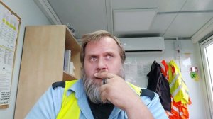 Стоит ли хранить старые вещи.