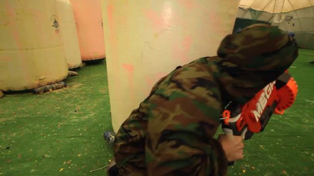 Бластер Nerf Mega Mastodon - самый большой нерф не для зомби смотреть онлайн