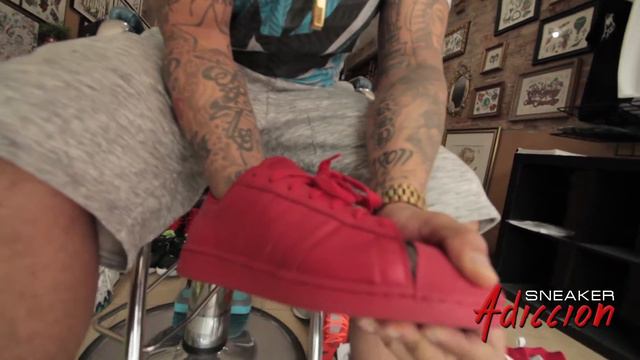 Tattoo's And Sneakers With Awol The Barber смотреть онлайн