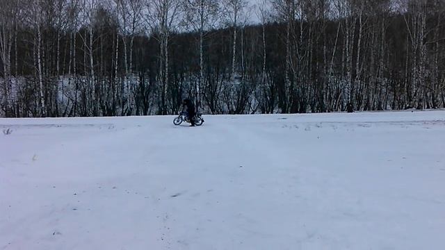 Зимнее покатушки на мопеде смотреть онлайн