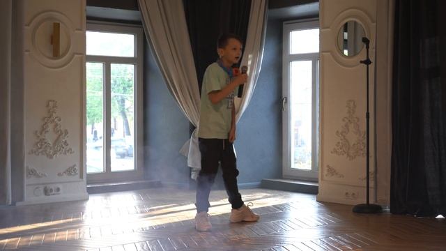 Ученик Школы вокала Леди Ксю - Родион - песня "Белая ночь" смотреть онлайн
