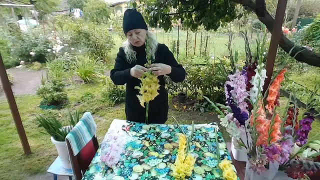 Букет из гладиолусов . Gladiolus . Часть 3 . смотреть онлайн