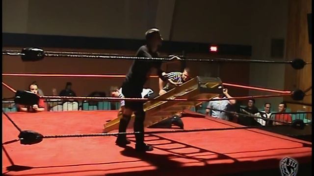 EWR 10/02/2004: The Arsenal vs. Fred La Merveille смотреть онлайн