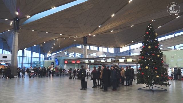 Предрождественнский перфоманс в Пулково / Christmas eve perfomance in Pulkovo Airport смотреть онлайн