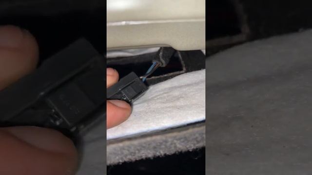 2013 Hyundai Equus Interior Trunk Light Replacement