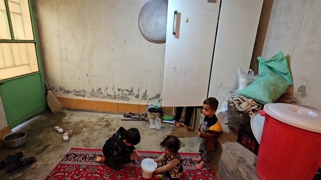 The Nomadic Life Of A Homeless Woman Named Fashan And The Problems Of Her And Her Children.