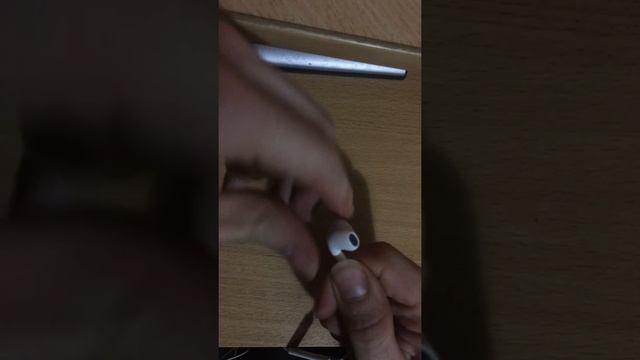 Как вскрыть наушники от айфона?!How to open the headphones from the iPhone?! смотреть онлайн