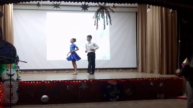 Танцы перед всей школой смотреть онлайн