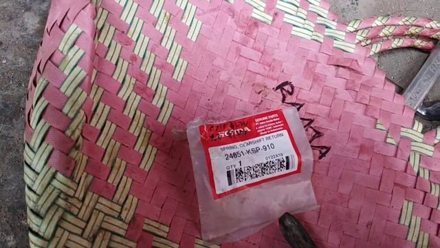 REVIEW OLI MESIN 4TAK SUZUKI ECSTAR R5000 20W-50 MINERAL DI MEGAPRO MONO смотреть онлайн