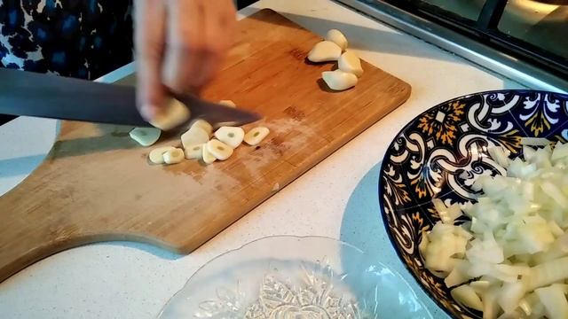 Курица (куриные ножки) с брокколи в сметаном соусе . вкусный и быстрый вариант ужина. смотреть онлайн