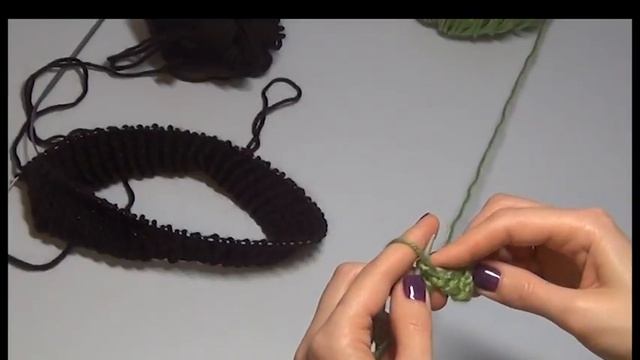 Красивая резинка из скрещенных петель. смотреть онлайн