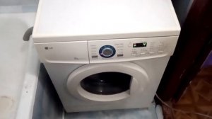 Стиральная машинка Lg не выходит на отжим  зависвет на 6 мин .