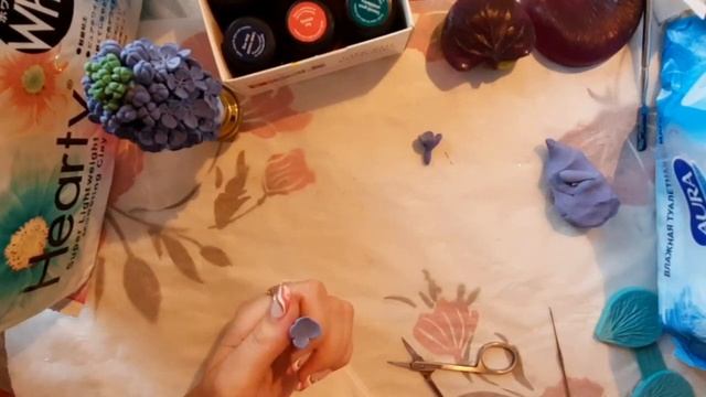 Как слепить СИРЕНЬ. ЛЕПИМ СИРЕНЬ ИЗ зефирной глины. МК лепка цветов СИРЕНИ . смотреть онлайн