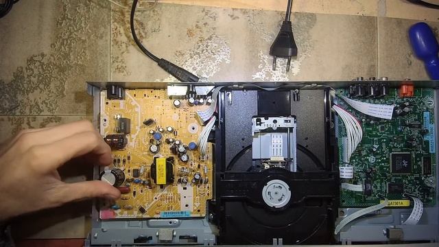 ?DVD проигрыватель Pioneer Модель: DV-300-s Ремонт. смотреть онлайн