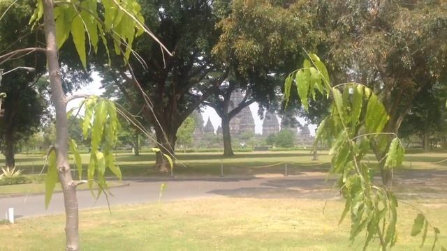 Храмовый комплекс Прамбанан. Ява Индонезия. На поездах по Индонезии. 38 день смотреть онлайн