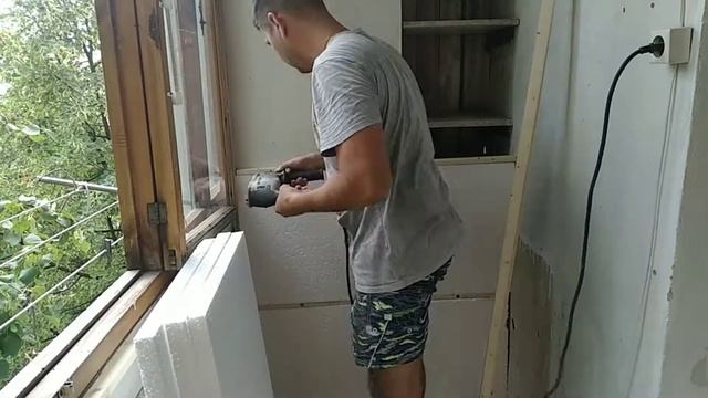Самая быстрая отделка балкона панелями МДФ своими руками. Quick finishing of the balcony смотреть онлайн