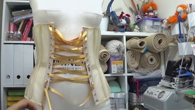 Как зашнуровать корсет на себе за 5 минут и как ухаживать за корсетом. смотреть онлайн