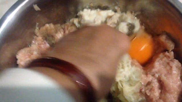 Куриные котлеты , как я готовлю. смотреть онлайн