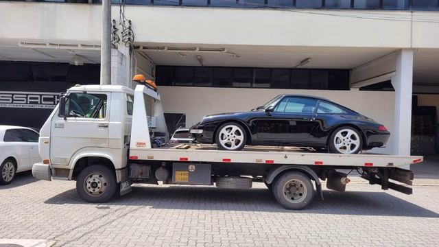 Rolls, Porsche E Puma.