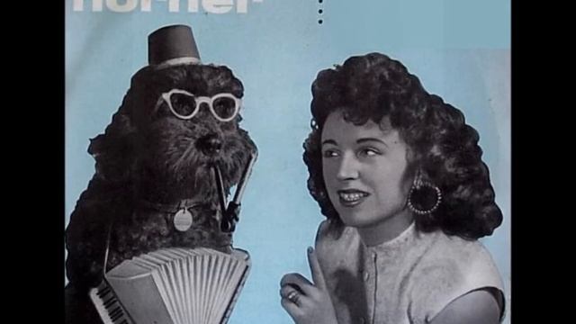 Yvette Horner " Domino " 1950 valse musette смотреть онлайн