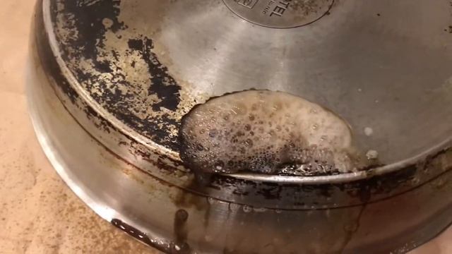 Быстрая очистка посуды от нагара смотреть онлайн