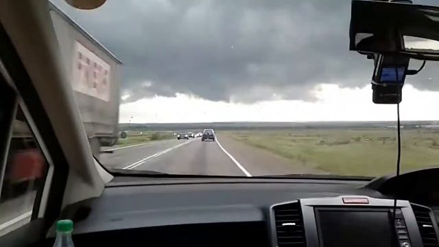 Трасса на Иркутск (радиосвязь в авто) смотреть онлайн