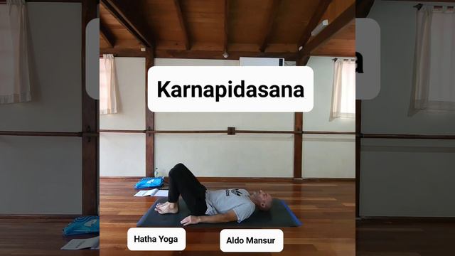Karnapidasana - Hatha Yoga - Aldo Mansur