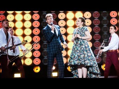 Алексей Воробьев и Марина Девятова дали жару на НеОбыкновенном огонеке - "Песня про зайцев" смотреть онлайн