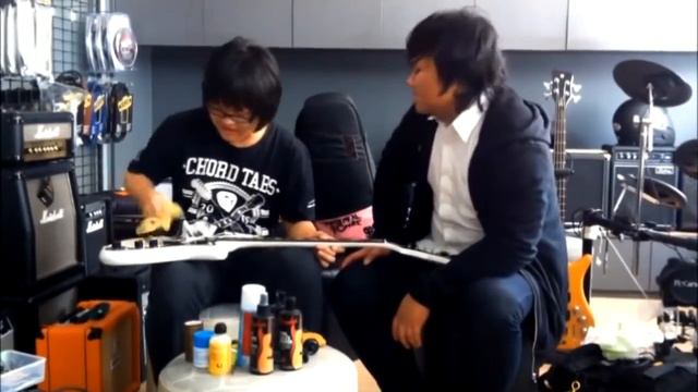 แป๊ะ CT ชุบชีวิตกีต้าร์ Part 1 смотреть онлайн