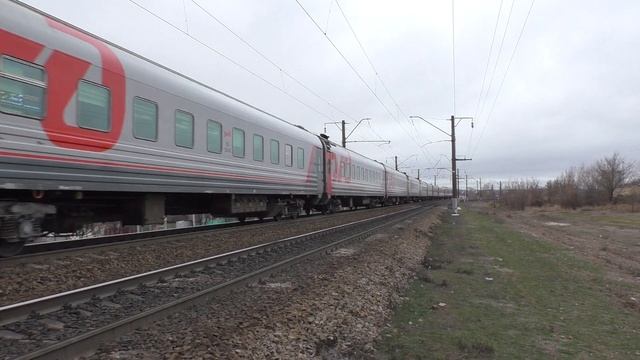 ЭП1М-527 с поездом №33 Владикавказ - Москва. смотреть онлайн