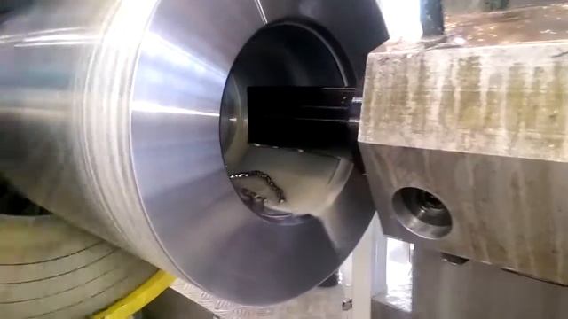 Нарезание внутренней резьбы BUTTRESS смотреть онлайн