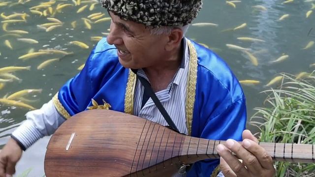 Azerbaijani Folk Music Instruments - Азербайджанские музыкальные инструменты тар и саз