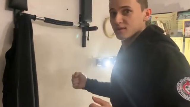ТРЮКИ С ГИМНАСТИЧЕСКИМИ КОЛЬЦАМИ, УКРЕПЛЯЮЩИЕ УПРАЖНЕНИЯ ДЛЯ КИСТИ! смотреть онлайн