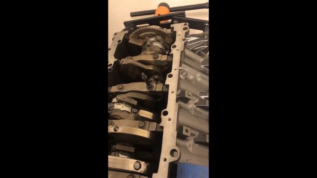 Hemi Rebuild Series (ep 5) Main Cap Clearance and Installing the Crankshaft смотреть онлайн