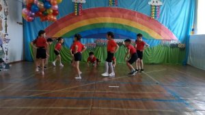 Спортивный танец в исполнении воспитанников подготовительной группы.