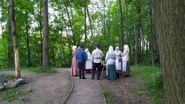 Казачий хор распевается в лесу смотреть онлайн
