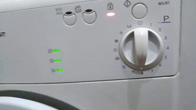 Видеообзор стиральной машины Indesit WIU81 / Overview of the Indesit WIU81 Washing Machine смотреть онлайн
