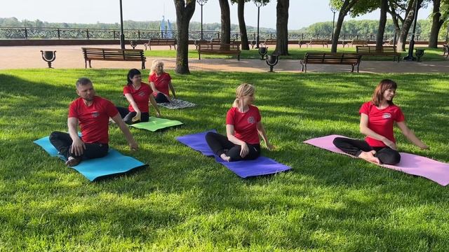 ЙОГА ДЛЯ ЛЕНИВЫХ: Йога для Расслабления смотреть онлайн