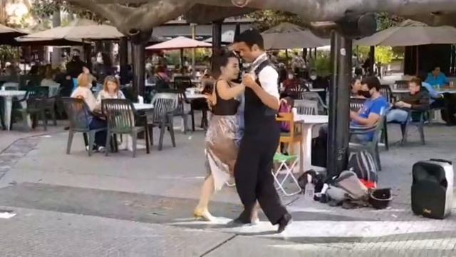 Аргентинское танго на улицах Буэнос Айреса смотреть онлайн
