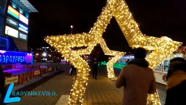 ТЦ Капитолий на проспекте Вернадского украсили к Новому году смотреть онлайн