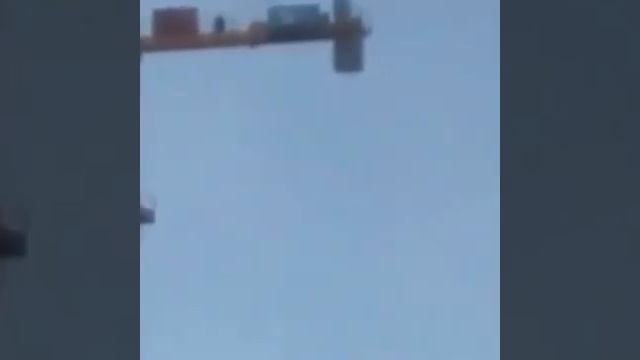 Крановщик читает Намаз смотреть онлайн